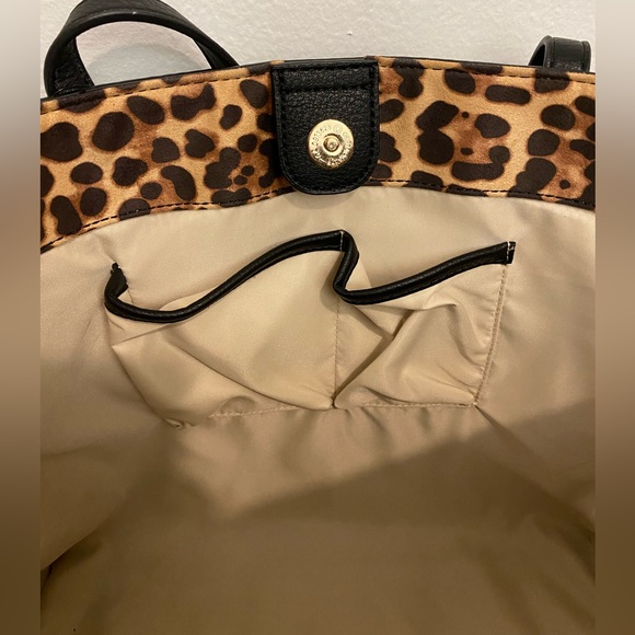 Black back - Picture 4 of 9